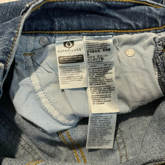 LEVI’S Sz 30  Jeans 70s High Flare Distressed Mid-Wash High Rise Premium Denim - Picture 8 of 10